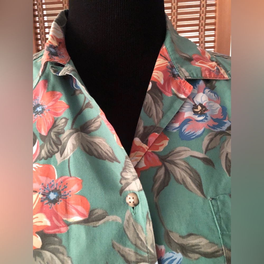 LOT of 2: Vintage 70s Hawaiian muumuu and GAP Hawaiian floral print women's top - Picture 10 of 14
